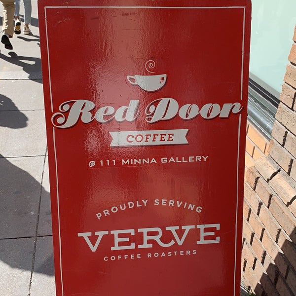 รูปภาพถ่ายที่ Red Door Coffee โดย Pratik G. เมื่อ 4/29/2019