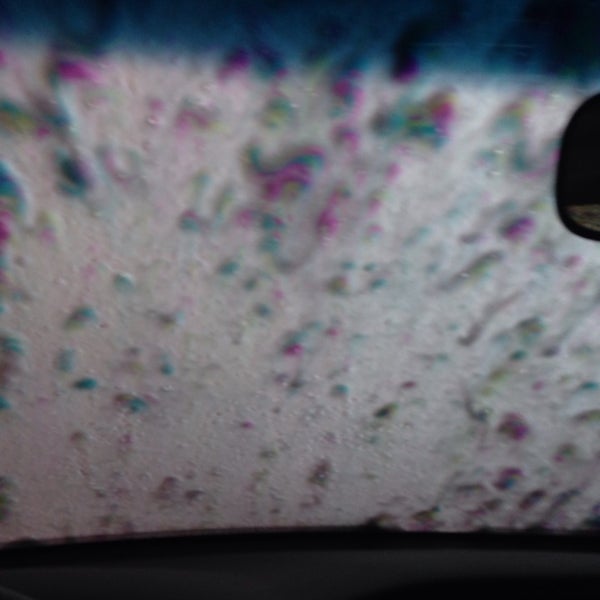 รูปภาพถ่ายที่ Express Car Wash โดย Claire M. เมื่อ 9/28/2013