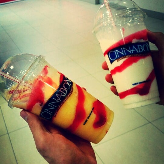 Photo taken at Cinnabon by Надежда М. on 8/17/2014