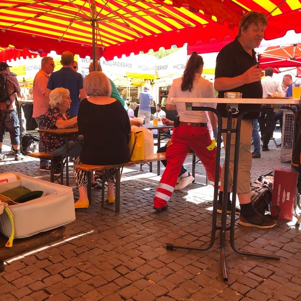 Photo taken at Erzeugermarkt Konstablerwache by Antonio R. on 8/22/2019
