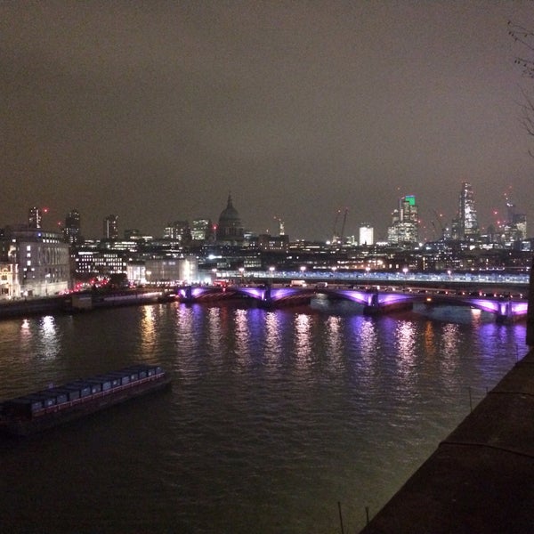 12/6/2016 tarihinde Antonio R.ziyaretçi tarafından Oxo Tower Restaurant'de çekilen fotoğraf