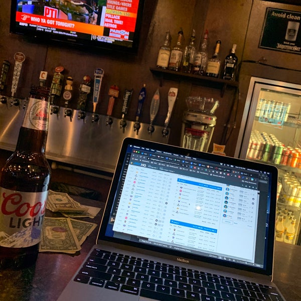 Wing Warehouse Wings Joint in Cuyahoga Falls