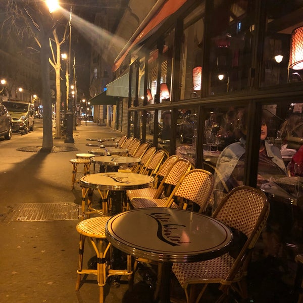 Photo taken at Café Charlot by Laifelcha on 3/4/2019