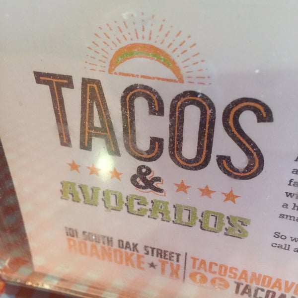 Das Foto wurde bei Tacos &amp; Avocados von Amanda B. am 6/26/2017 aufgenommen