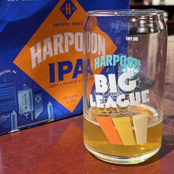 Снимок сделан в Harpoon Brewery &amp; Riverbend Taps пользователем Keith 6/20/2022