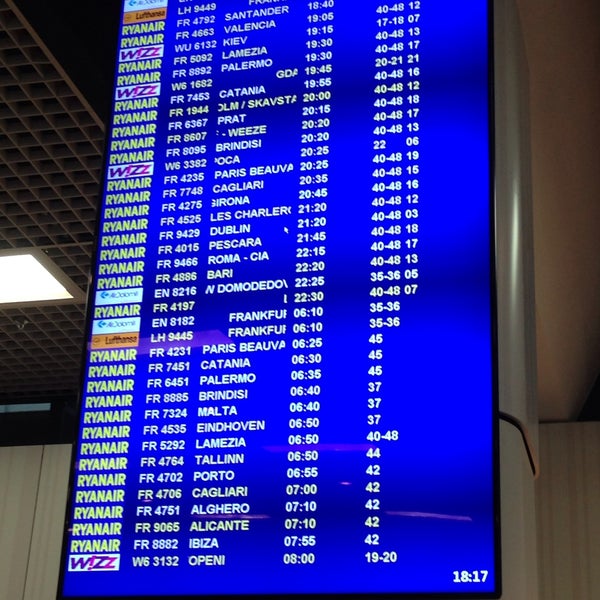 Das Foto wurde bei Flughafen Bergamo Orio al Serio (BGY) von 👿👿👿Jocker am 5/15/2013 aufgenommen