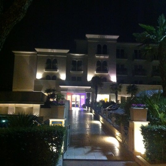 Foto diambil di Hotel Nazionale oleh 👿👿👿Jocker pada 10/30/2012