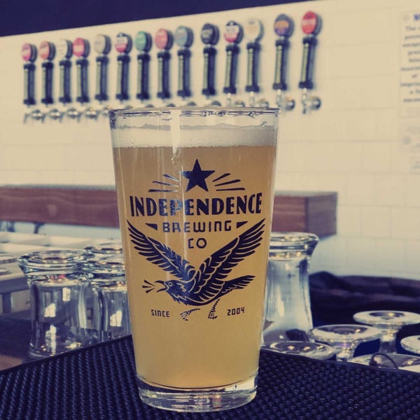 รูปภาพถ่ายที่ Independence Brewing Co. โดย ᴡ G. เมื่อ 7/27/2019