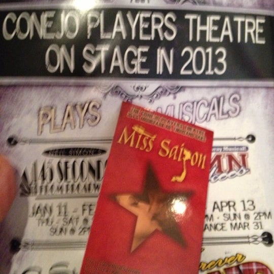 รูปภาพถ่ายที่ Conejo Players Theatre โดย Deborah เมื่อ 11/25/2012