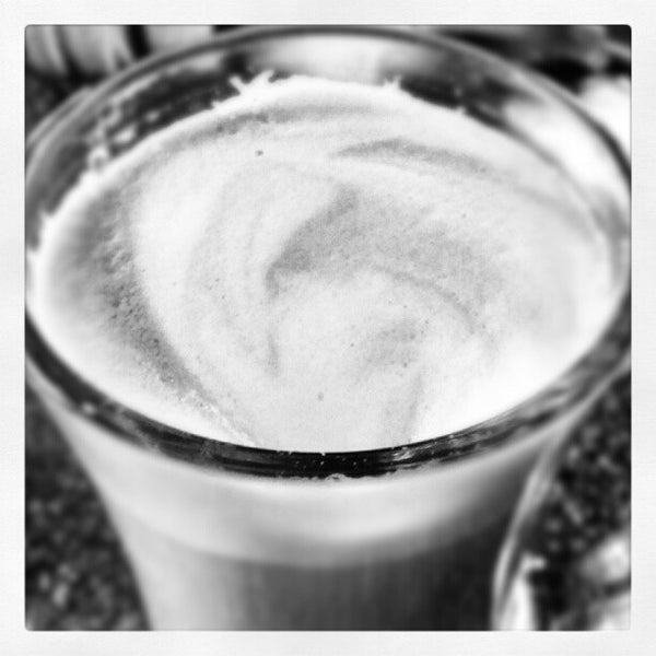 Foto tirada no(a) JP&#39;s Coffee &amp; Espresso Bar por Steve B. em 9/15/2012