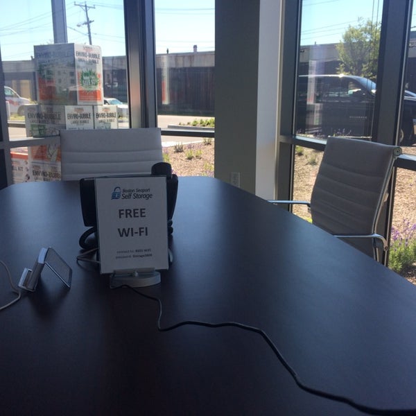 Boston Seaport Self Storage Dandk Organizer