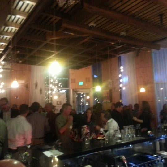 11/29/2012에 Jeff G.님이 Chinook Tavern에서 찍은 사진