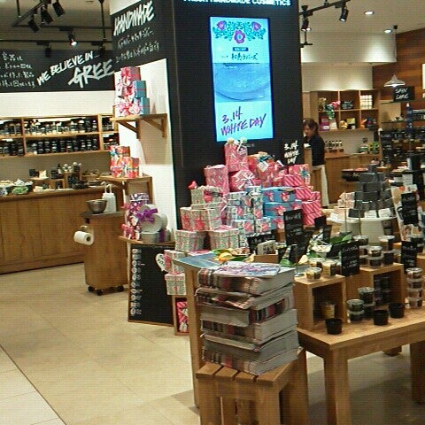 Fotos Em Lush Loja De Cosmeticos Em 町田市