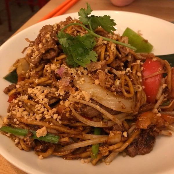 Photo taken at Wok Wok Southeast Asian Kitchen by Chev W. on 8/17/2018