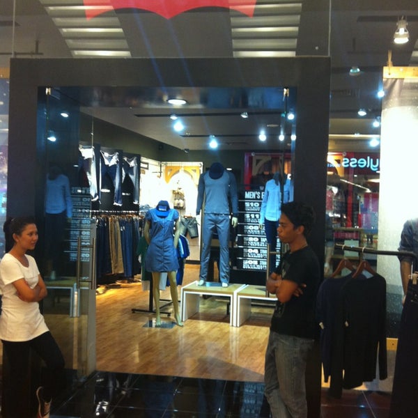 Clothing Store in Makassar
