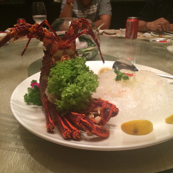 Photo taken at Jin Shan Restaurant by Yok K. on 7/26/2015