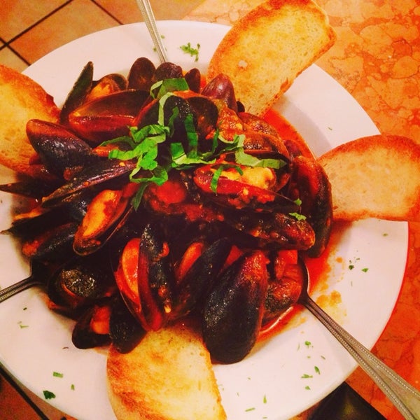 Mussels spiced tomato sauce