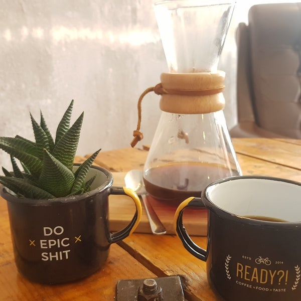 Das Foto wurde bei READY Coffeeshop von Turky am 8/13/2018 aufgenommen