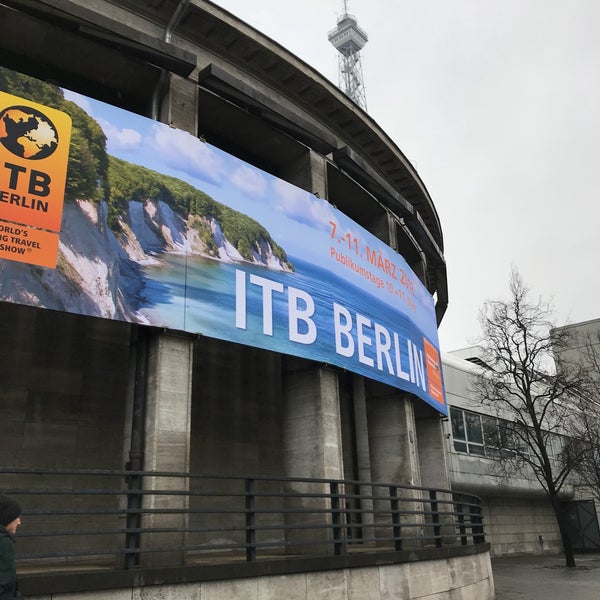 รูปภาพถ่ายที่ ITB Berlin โดย Sebastian M. เมื่อ 3/8/2018