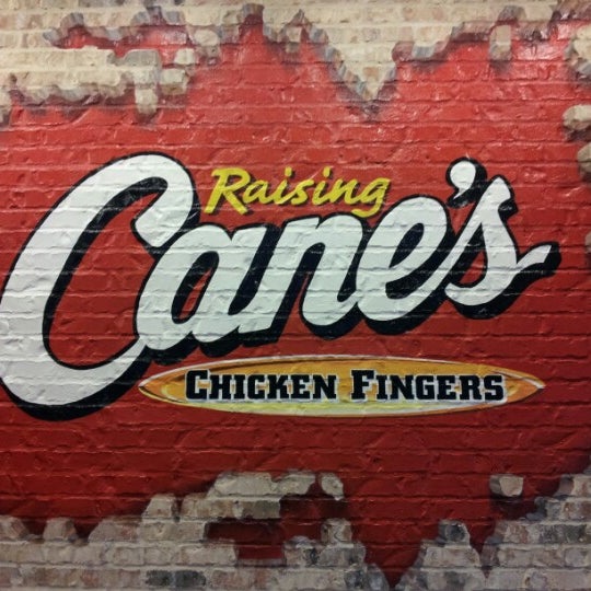 Снимок сделан в Raising Cane&#39;s Chicken Fingers пользователем Erik A. 9/23/2012