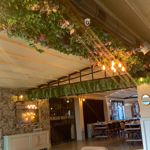Foto diambil di Sini Köşk Restaurant oleh Sinem Kayan pada 4/27/2022