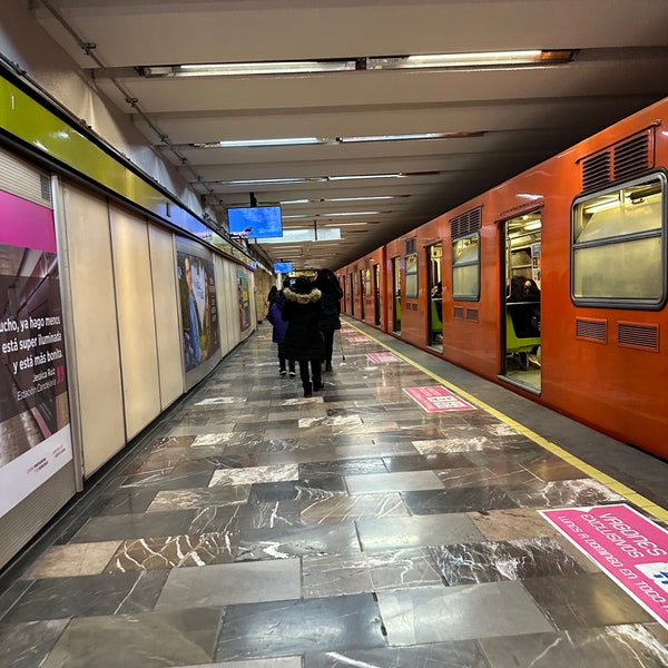 Metro EtiopíaPlaza da la Transparencia (Línea 3) Narvarte Oriente