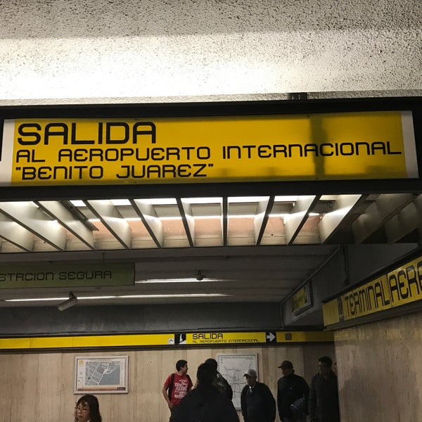 Photos at Metro Terminal Aérea - Metro Station in Venustiano Carranza