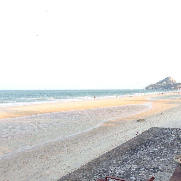 Foto scattata a Let&#39;s Sea (By Hua Hin Beach) da Lobsternoi il 3/7/2014
