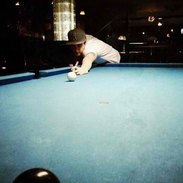 4/12/2013にNick T.がEastside Billiards &amp; Barで撮った写真