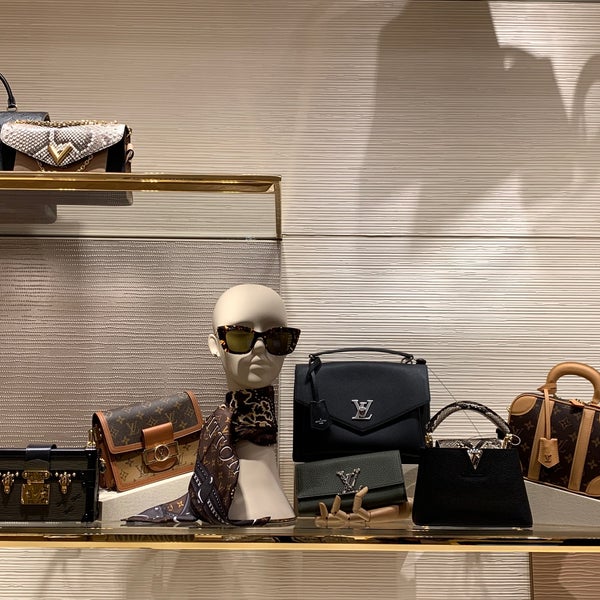 Louis Vuitton Neiman Marcus Hudson Yards - Leather Goods Store in Chelsea