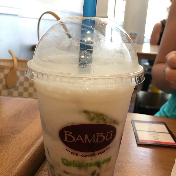 Photo taken at Bambū Desserts &amp; Drinks by Kelly on 8/5/2017
