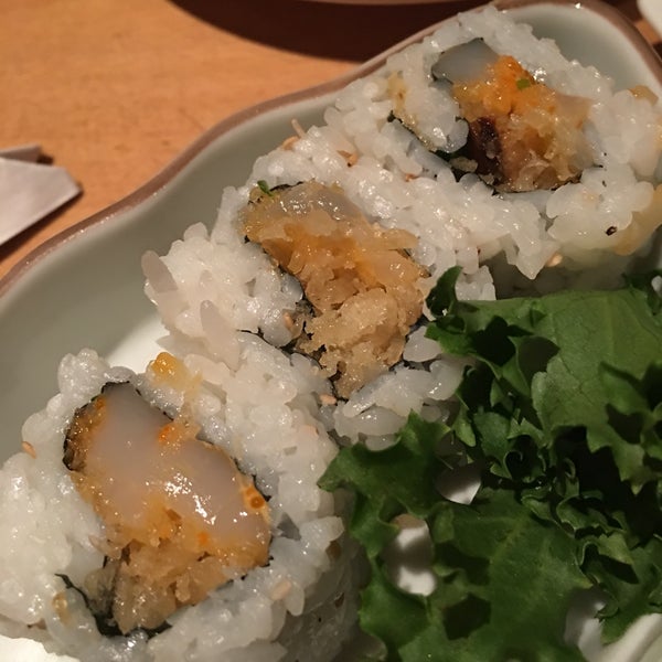 Снимок сделан в Ariyoshi Japanese Restaurant пользователем Kelly 2/20/2017