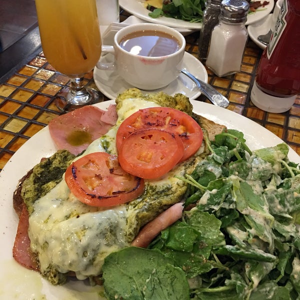 Photo taken at Good Eats Diner by Kelly on 6/25/2017
