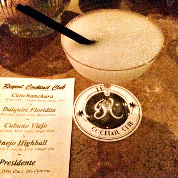 Foto tirada no(a) The Regent Cocktail Club por Jacob B. em 1/8/2015