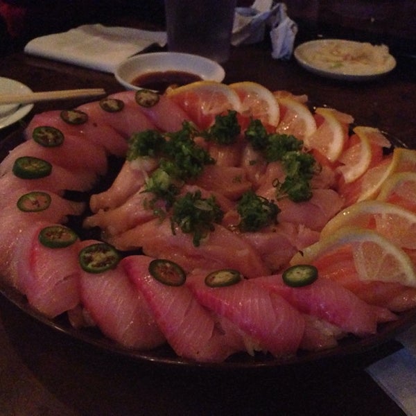 รูปภาพถ่ายที่ Sushi Koma โดย Meso เมื่อ 11/12/2013