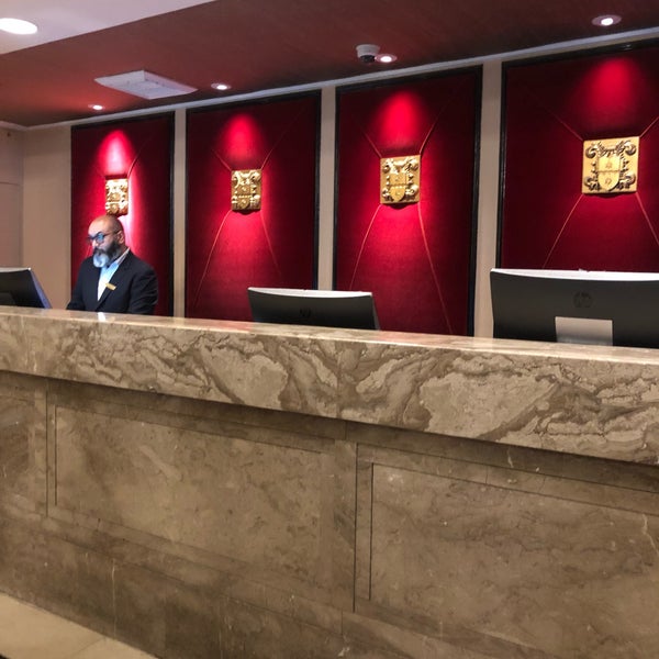 รูปภาพถ่ายที่ Kimpton Sir Francis Drake Hotel โดย Julia 🌴 เมื่อ 11/17/2018