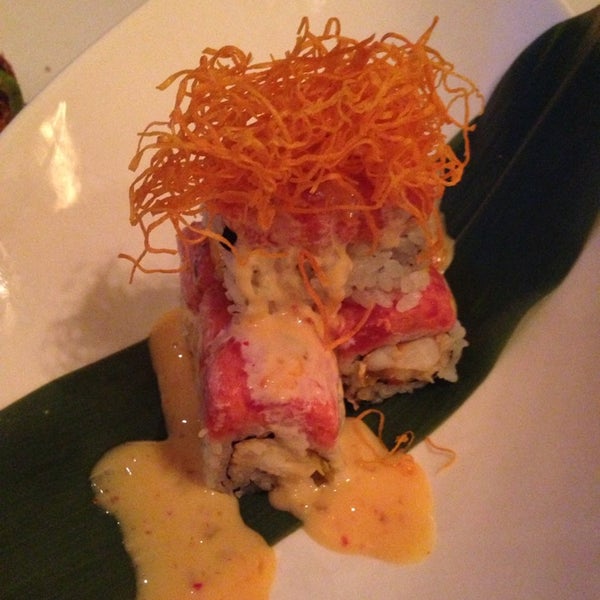 Photo taken at Ooka Japanese Restaurant by Julia 🌴 on 6/20/2014