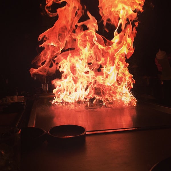 Photo taken at Ooka Japanese Restaurant by Julia 🌴 on 11/28/2014