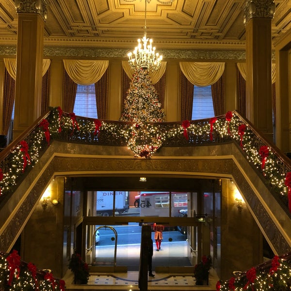 11/19/2018 tarihinde Julia 🌴ziyaretçi tarafından Kimpton Sir Francis Drake Hotel'de çekilen fotoğraf