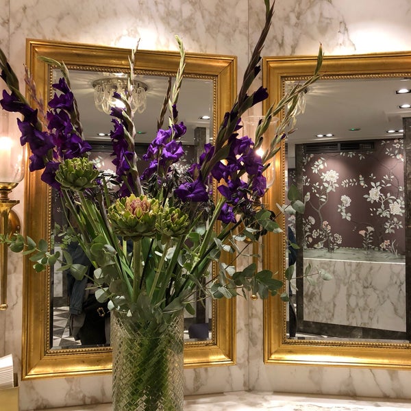 Foto diambil di Grand Hôtel Stockholm oleh Nastine pada 8/23/2019