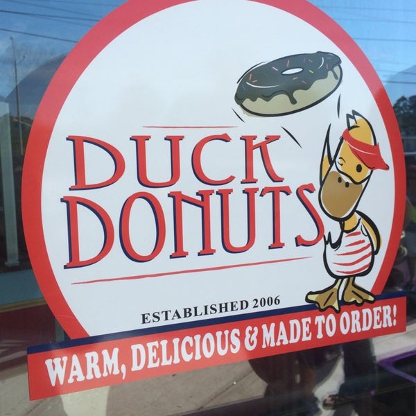 4/26/2014 tarihinde Jaried F.ziyaretçi tarafından Duck Donuts'de çekilen fotoğraf