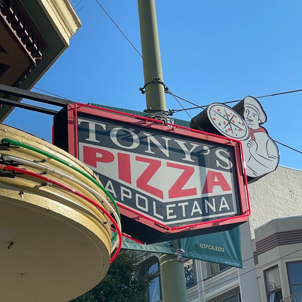 Photo taken at Tony’s Pizza Napoletana by Yosef Y. on 8/6/2023
