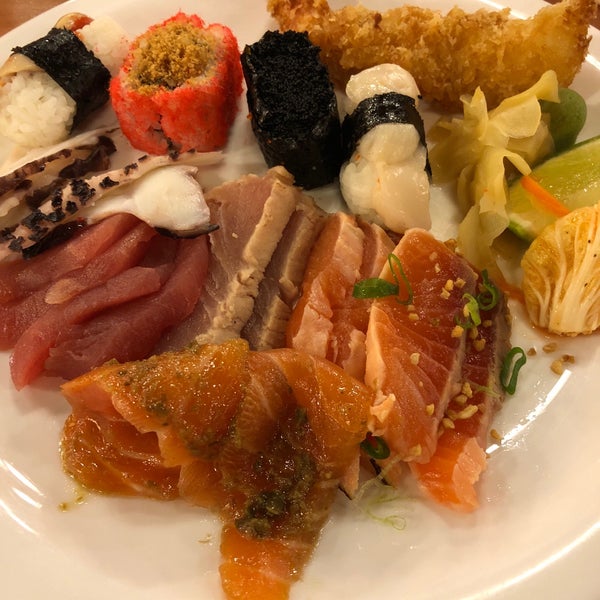 Foto tirada no(a) Sushi Isao por Adriana H. em 2/25/2018