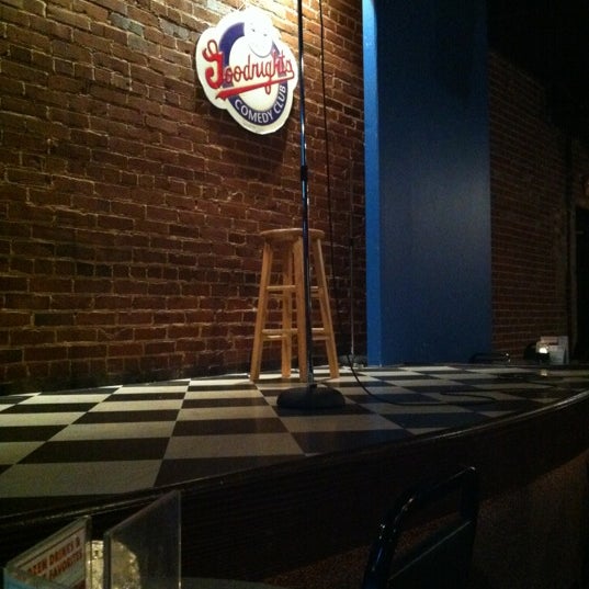 10/28/2012 tarihinde Christy S.ziyaretçi tarafından Goodnight&#39;s Comedy Club &amp; Restaurant'de çekilen fotoğraf