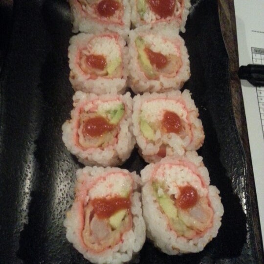 Foto tomada en Shogun Japanese Restaurant &amp; Sushi Bar  por Brad V. el 2/12/2013