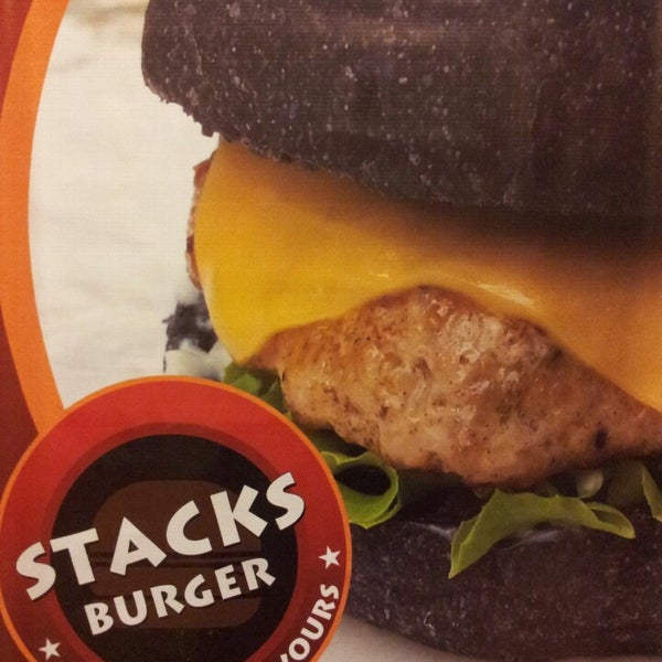 Foto tirada no(a) Stacks Burger por Szyen S. em 11/7/2013