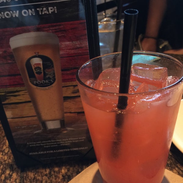 Photo taken at BJ&#39;s Restaurant &amp; Brewhouse by Rosa R. on 4/1/2017