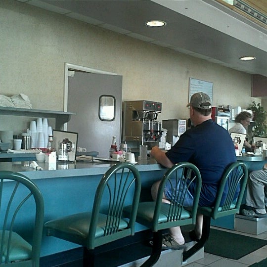 Photo taken at Interstate 83 Diner &amp; Coffee by Donna Y. on 9/28/2012