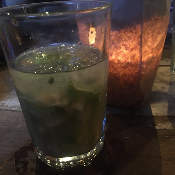 Todos los mojitos son preparados con caña natural.