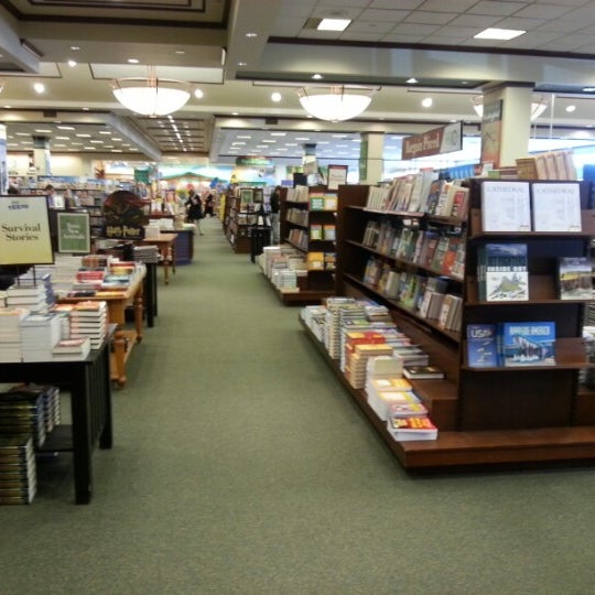 Photos At Barnes Noble 5001 N Big Hollow Rd